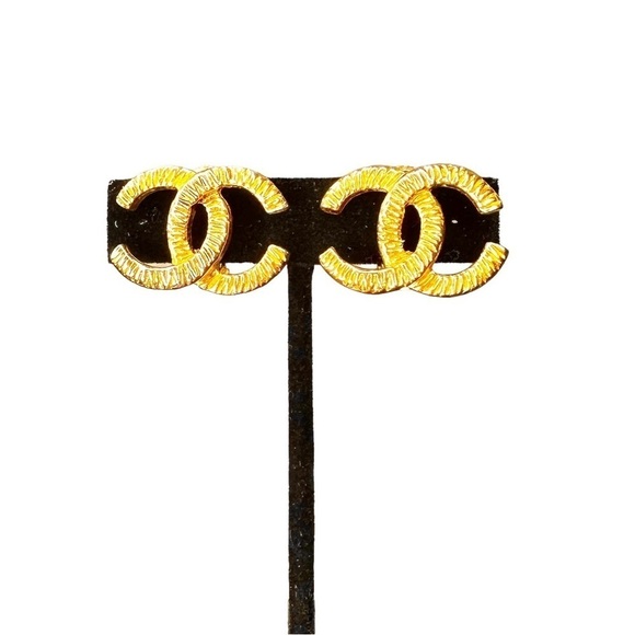 CHANEL Gold CC Vintage Clip On Earrings Set - Picture 5 of 16